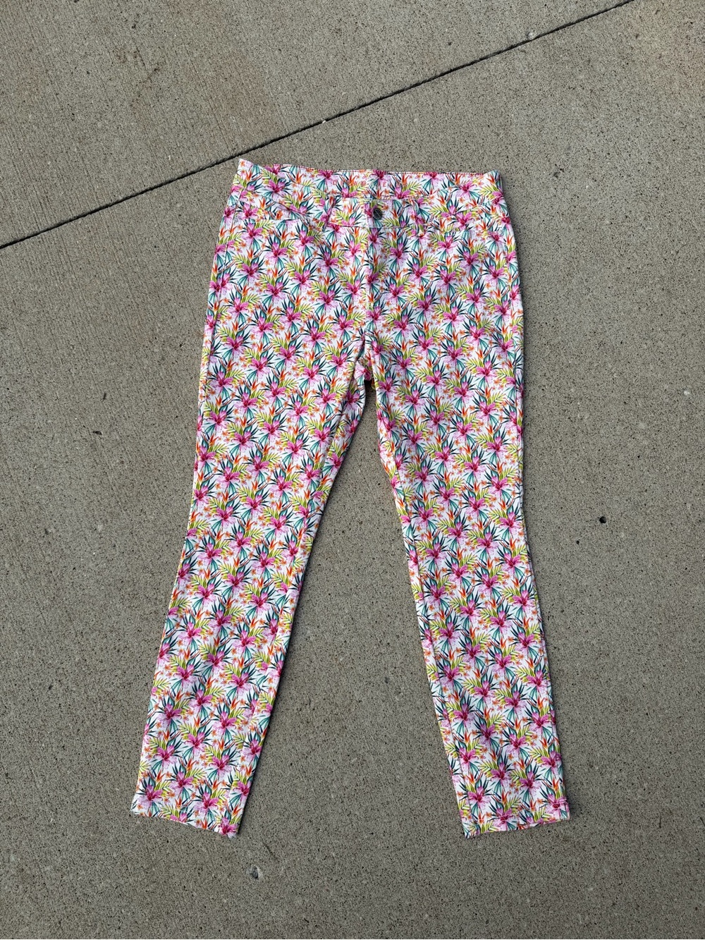 MAC Jeans Dream Summer Wonder Jeans Size 28 with a floral pattern slim fit